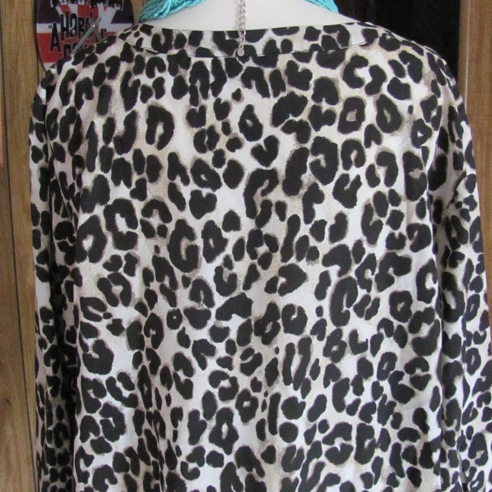 JOAN RIVERS LADIES LEOPARD PRINT PULLOVER BLOUSE - Picture 9 of 11
